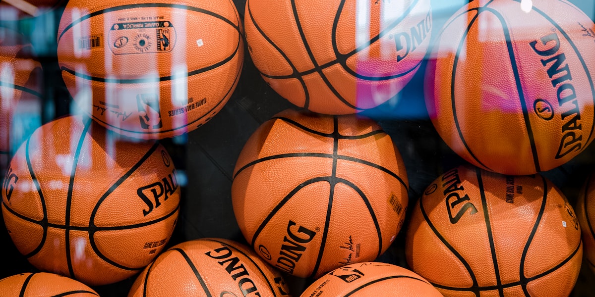 巴塞罗那夺得西甲联赛冠军后全队庆祝的盛大场面